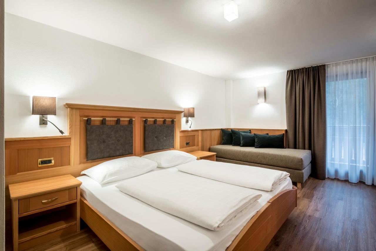 Hotel Des Alpes Ла-Вілла Екстер'єр фото