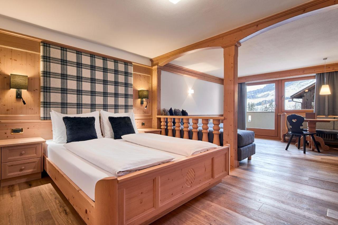 Hotel Des Alpes Ла-Вілла Екстер'єр фото